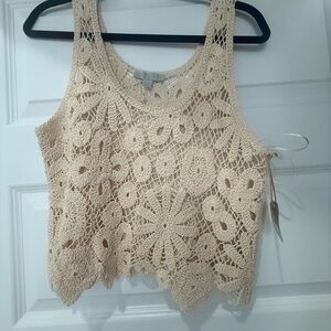 Elegant Crochet Floral Crop Top - Cream